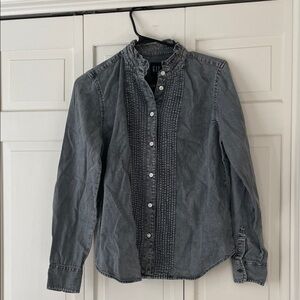 GAP Charcoal Button-Up‎ Shirt – Women’s Size S